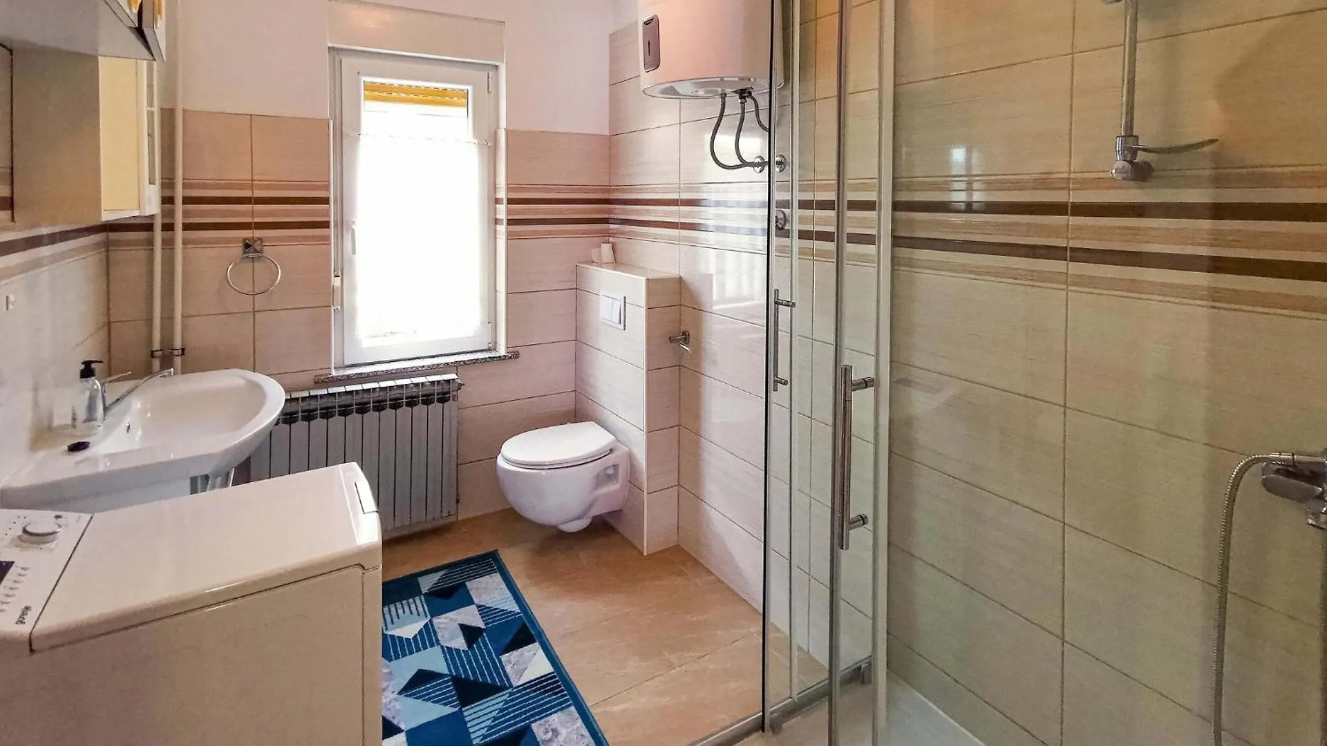 3 Bedroom Nice Apartment In Grizane