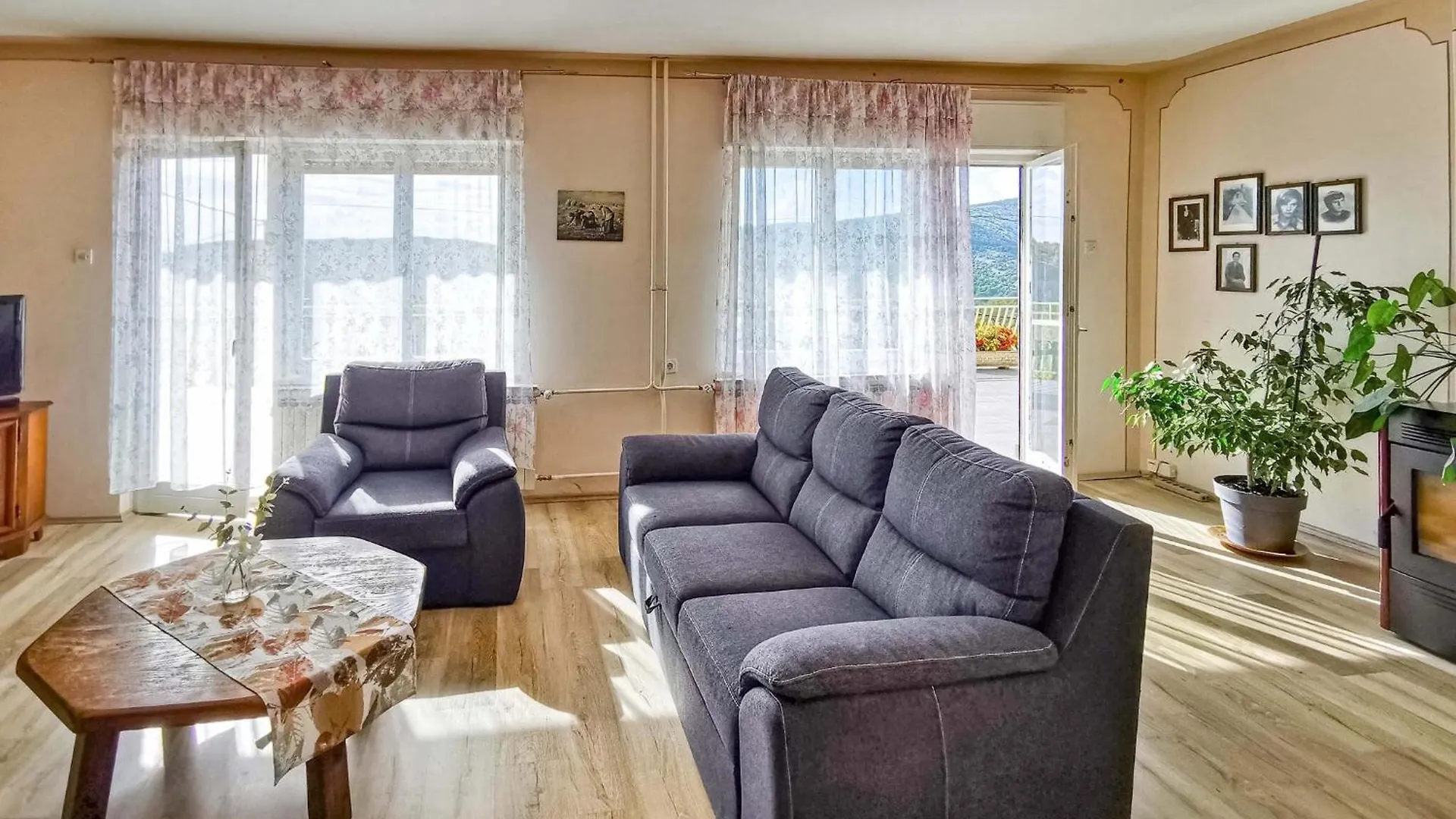3 Bedroom Nice Apartment In Grizane Хорватия